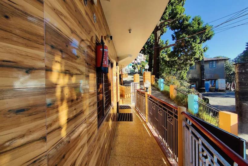Hotel Surya Lake View Nainital Extérieur photo