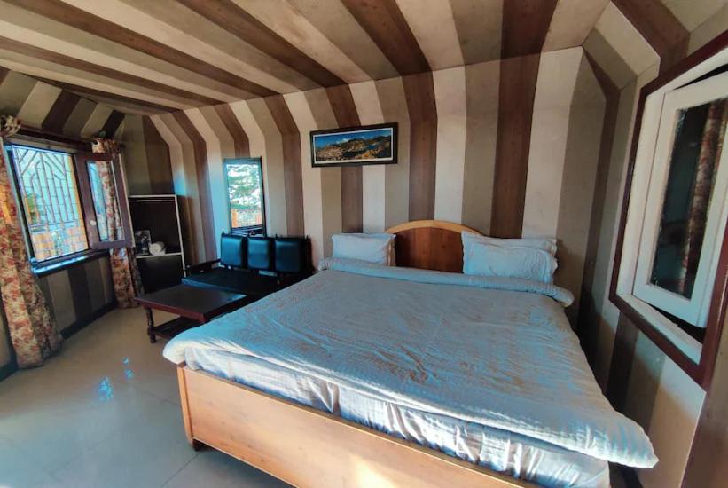 Hotel Surya Lake View Nainital Extérieur photo