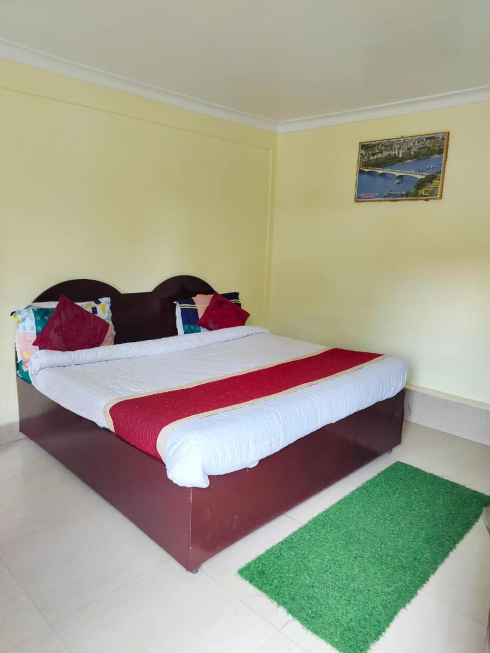 Hotel Surya Lake View Nainital Extérieur photo