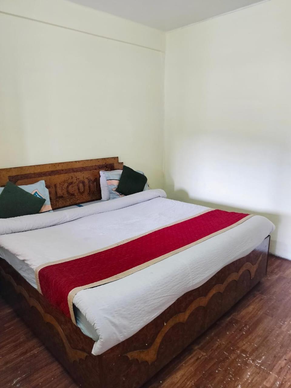 Hotel Surya Lake View Nainital Extérieur photo